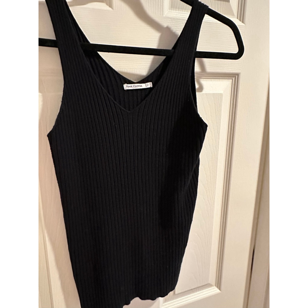 Women's Pink Clover Black Ribbed V-Neck Tank Top Size - Picture 3 of 3